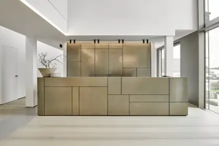 Foto von Notar Dr. Bastian Grimm - kostenlose Parkplätze vor dem Gebäude - Aufzug im Haus