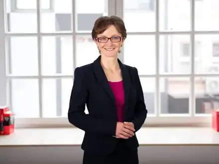 Foto von Olga Schill Rechtsanwältin & Notarin